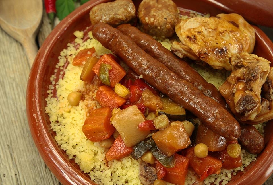 Le restaurant - COOL COUSCOUS - restaurant BETHONCOURT